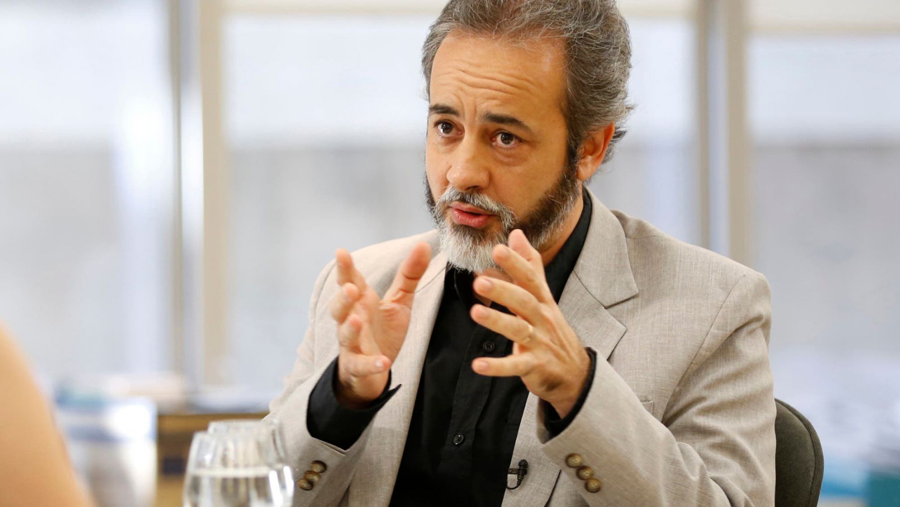 Eduardo López le respondió a Acuña: "La gente no se suicida masivamente"